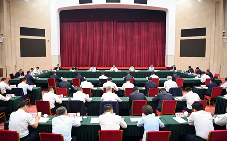 省委召开县（市、区）委书记座谈会 郝鹏出