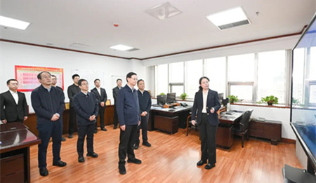 许昆林在省工业和信息化厅调研